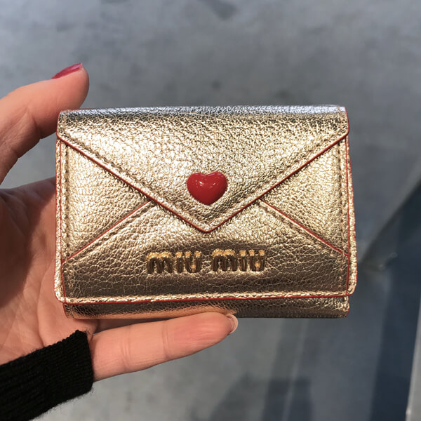 MIUMIU財布 コピー ラブレター ハートレターラブレター 三つ折りミニウォレット 5MH021_2BC3_F0846